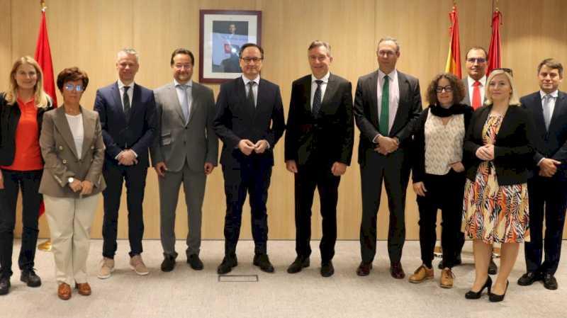 O delegație a Consiliului Federal al Austriei vizitează SERMAS pentru a afla despre funcționarea sistemului de sănătate din Madrid