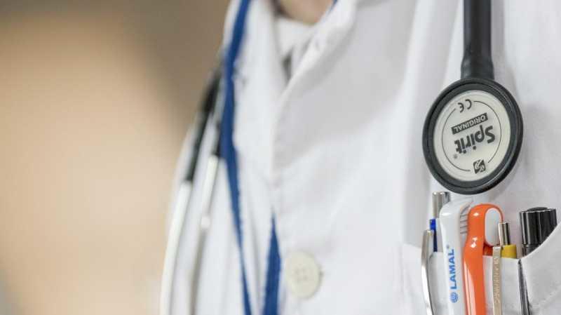 Comunitatea Madrid aprobă majorarea salariului pentru peste 5.200 de medici primari