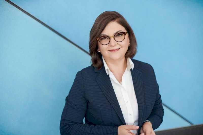 Comisarul european pentru transporturi, Adina Vălean, efectuează o vizită oficială în Republica Moldova și în România