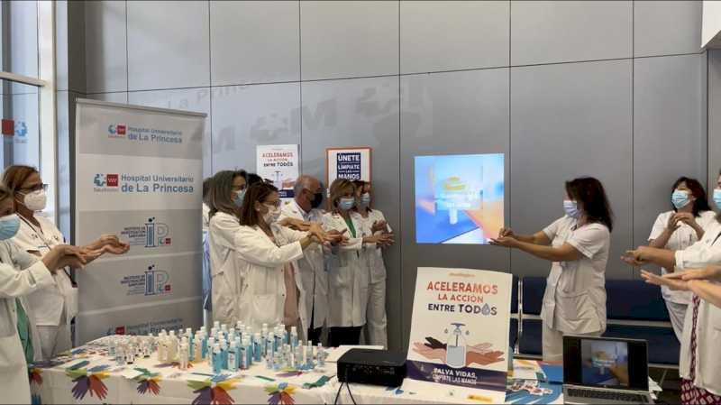 Spitalul de La Princesa sărbătorește Ziua Mondială a Igienei Mâinilor printr-o demonstrație colectivă