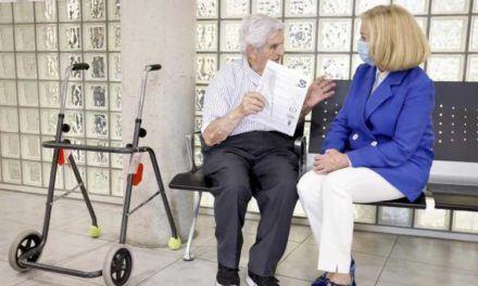 Comunitatea Madrid favorizează stimularea cognitivă a vârstnicilor cu activități în locuințele lor publice