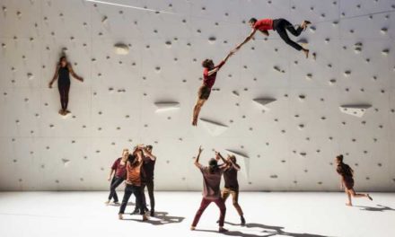 Rachid Ouramdane și Chaillot-Théâtre National de la Danse de París își aduc noua lucrare Corps extrêmes la Festivalul Madrid en Danza