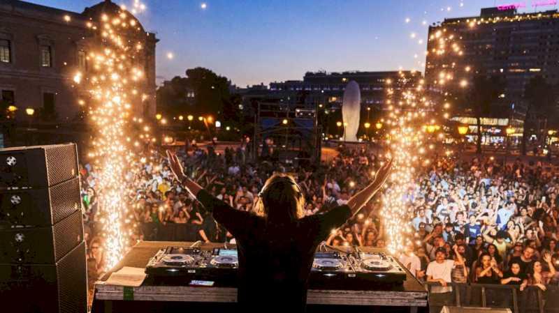 Muzica umple piețele din Madrid cu concertele gratuite ale South Summit Street Fest 2023