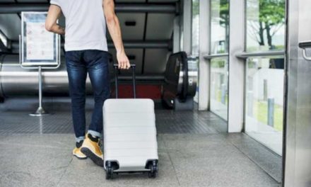Consumption investighează șapte companii aeriene pentru politica privind bagajele de mână și alocarea locurilor
