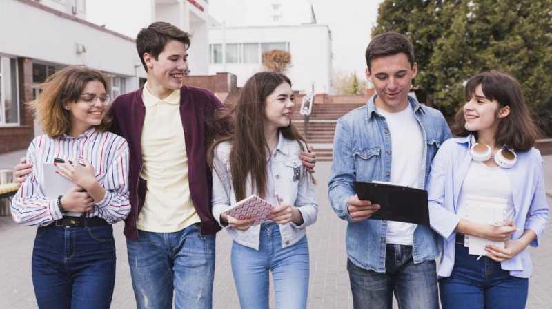 Un studiu al Comunității Madrid arată că peste 90% dintre tineri se simt destul de mulțumiți sau foarte mulțumiți de a trăi în regiune