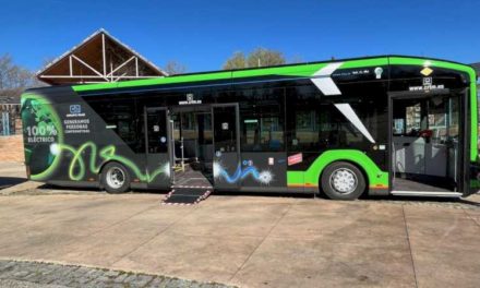 Díaz Ayuso anunță autobuzul cu utilizare prioritară pentru a conecta Alcorcón și Móstoles cu Arroyomolinos