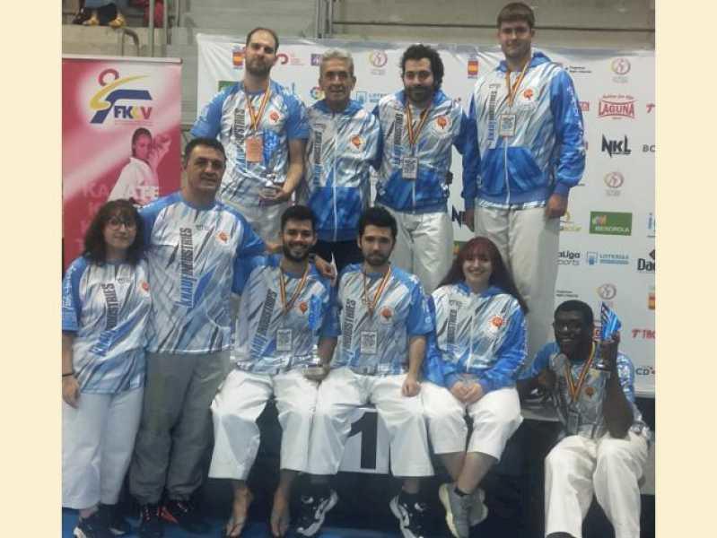 Torrejón – Karatekii cu diversitate funcțională ai Clubului de Karate Torrejón Tomás Herrero obțin șase medalii în Campionatul Spaniol de…