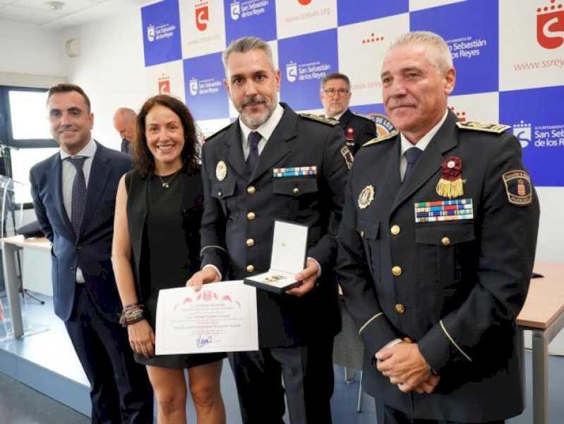 Torrejón – Comisarul principal al Poliției Locale din Torrejón de Ardoz, Luis Antonio Moreno, primește medalia pentru Meritul Profesional în…