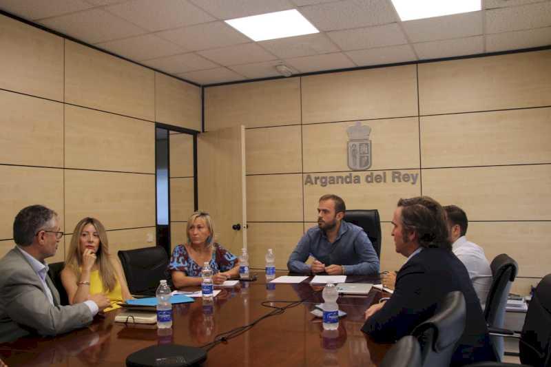 Arganda – Alberto Escribano se întâlnește cu directorii FCC pentru a opri desfășurarea containerelor aeriene în centrul Argandei