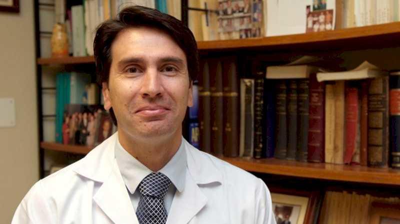 Un chirurg ortoped de la Spitalul Gregorio Marañón conduce o fundație globală de chirurgi și oameni de știință dedicată promovării tratamentului fracturilor