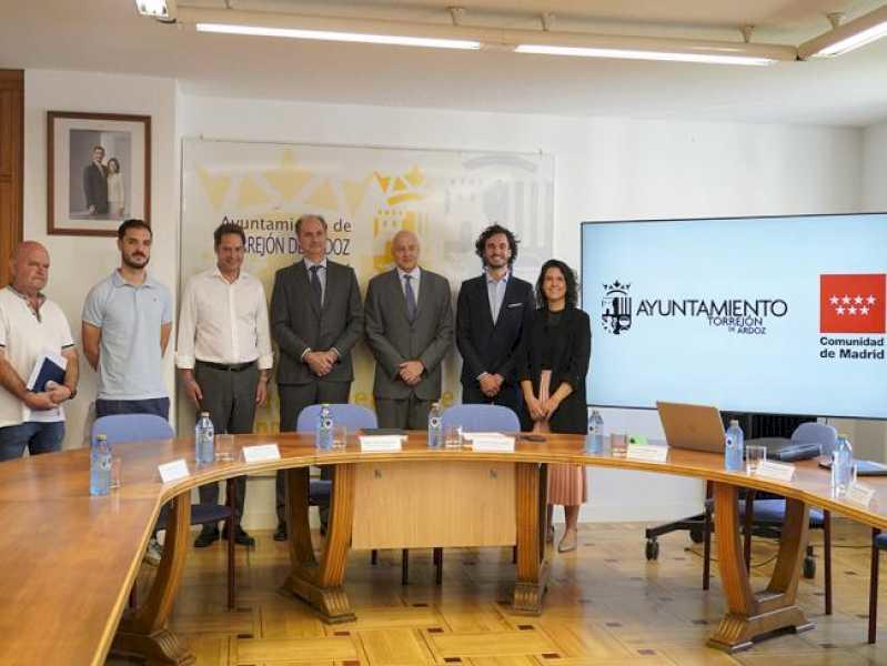 Torrejón – Primarul și ministrul digitalizării din Comunitatea Madrid țin o întâlnire de lucru pentru a dezvolta cl…