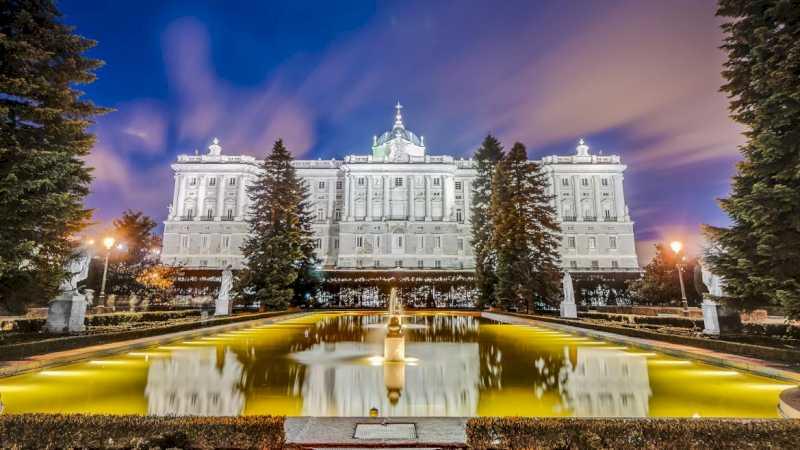 La Comunidad de Madrid pide al Gobierno central ampliar el horario de iluminación de edificios emblemáticos y museos de la capital