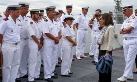 Robles urează fregatei „Méndez Núñez” succes în Ferrol în următoarea sa misiune NATO