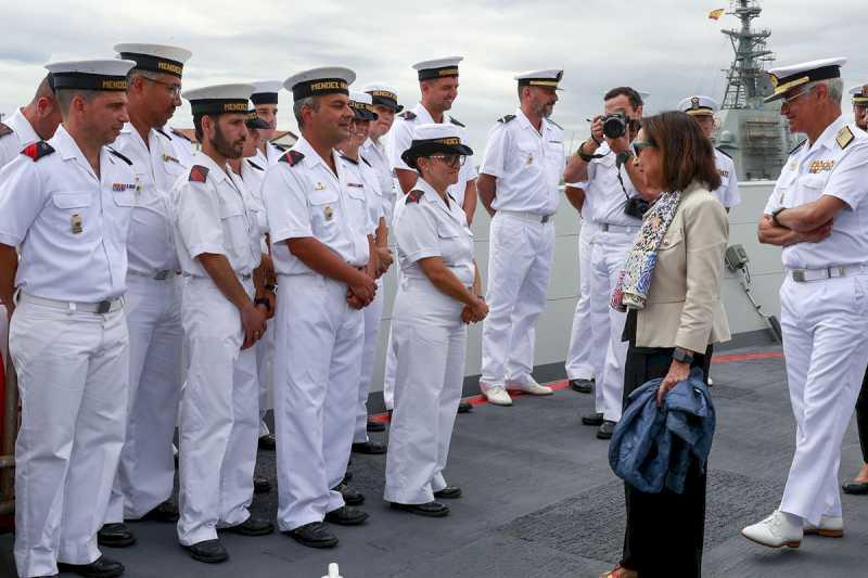 Robles urează fregatei „Méndez Núñez” succes în Ferrol în următoarea sa misiune NATO