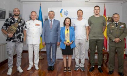 Robles primește „Distincția de onoare” de la Ministerul Apărării al Ucrainei, ca recunoaștere a sprijinului „solid” al Spaniei