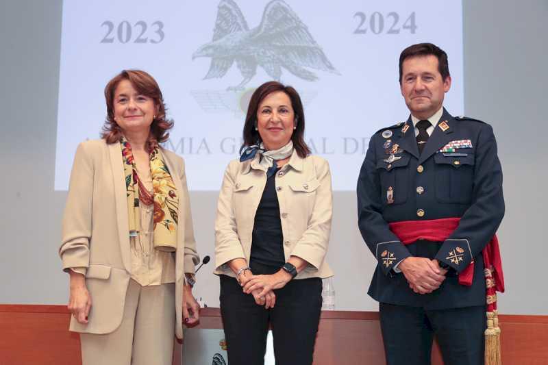 Ministrul Apărării evidențiază „excelența pregătirii militare” la deschiderea anului universitar 2023-24
