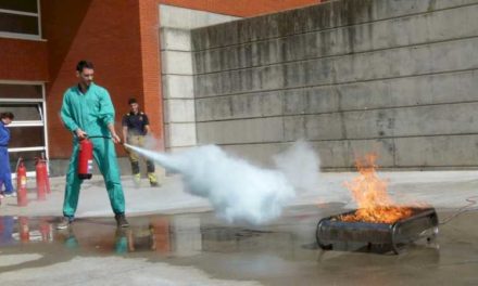 Spitalul Fundației Alcorcón își formează profesioniștii în răspunsul la urgențe, în colaborare cu pompierii municipalității