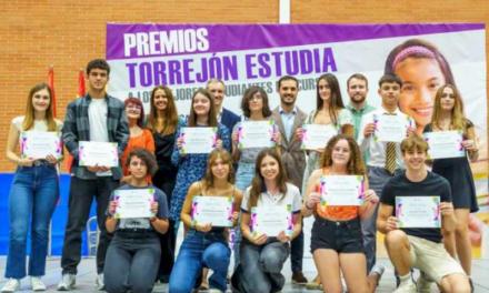 Torrejón – Cei mai buni 245 de studenți din Torrejón au primit ieri recunoaștere pentru eforturile depuse în ultimul an universitar în…