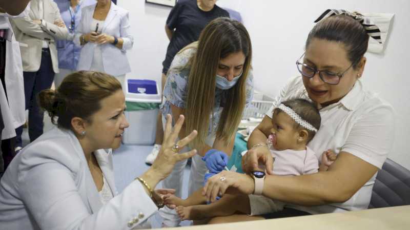 Comunitatea Madrid începe vaccinarea a 50.000 de bebeluși împotriva virusului bronșiolitei