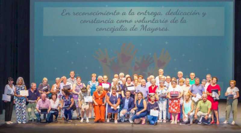 Torrejón – Consiliul Local Torrejón de Ardoz recunoaște munca voluntarilor în vârstă care își dedică timpul și efortul predării…