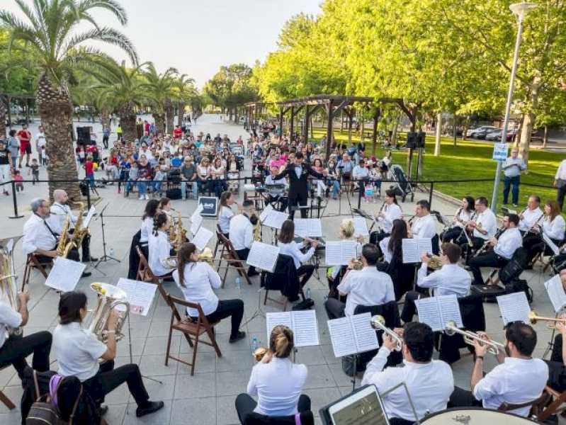 Torrejón – În acest weekend, inițiativa culturală gratuită „Muzica în cartiere” se încheie cu Trupa Municipală de Muzică