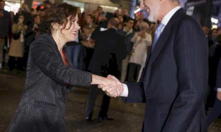 Díaz Ayuso o însoțește pe Majestatea Sa Regele la cina de gală cu ocazia deschiderii congresului Global Mobility Call