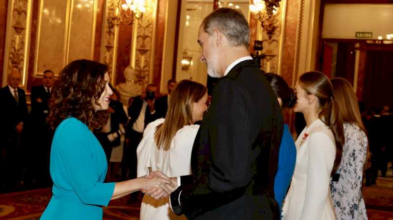 Díaz Ayuso participă la jurământul Constituției Spaniole a Prințesei Asturiei
