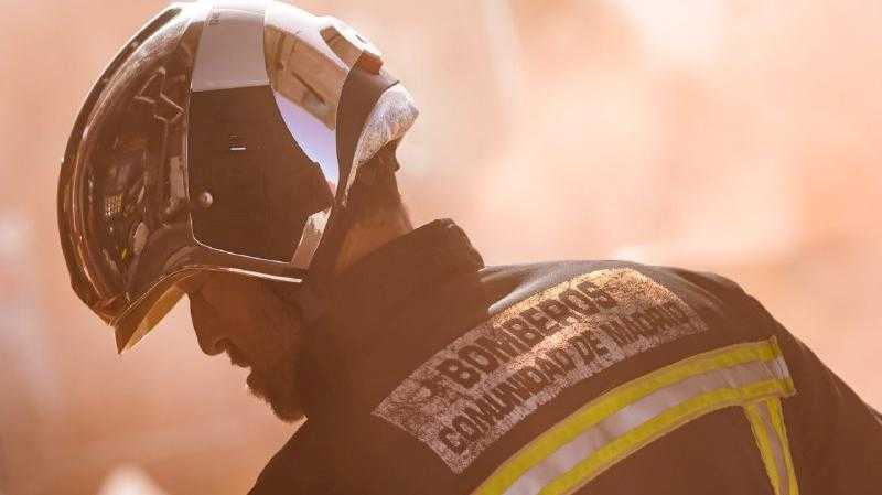 Comunitatea Madrid reînnoiește îmbrăcămintea Departamentului de Pompieri din regiune cu costume speciale pentru intervenții de urgență