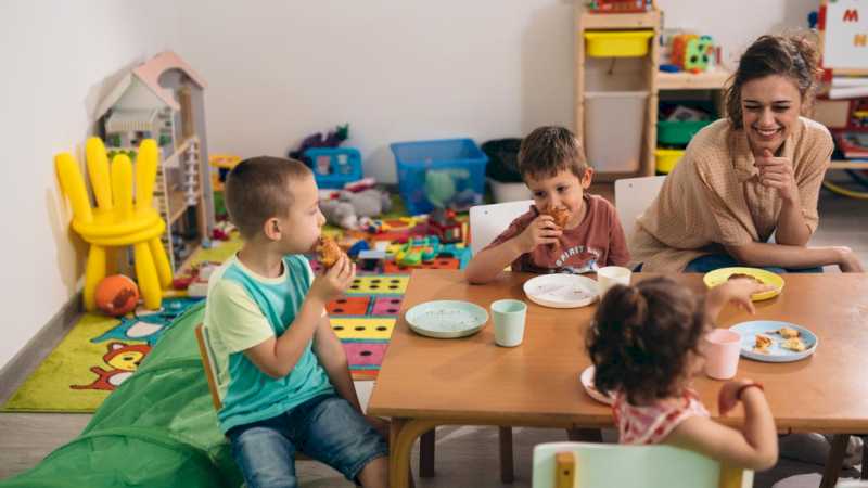 Comunitatea Madrid aprobă ajutor pentru micul dejun gratuit pentru studenții din familii vulnerabile