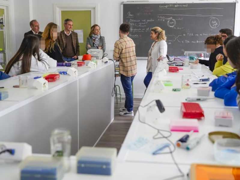 Torrejón – Elevii de liceu din Torrejón de Ardoz sărbătoresc Săptămâna științei și inovării cu ateliere practice de biotehnologie…