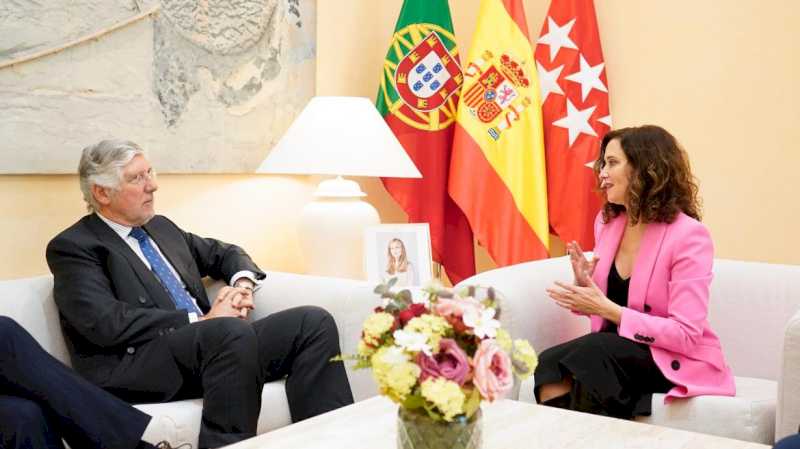 Díaz Ayuso se întâlnește cu ambasadorul portughez în Spania pentru a consolida relațiile politice și comerciale