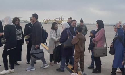 Un total de 139 de hispano-palestinieni și familiile lor evacuate din Gaza sosesc la Madrid la bordul unui A330 al Armatei Aeriene și Spațiale.