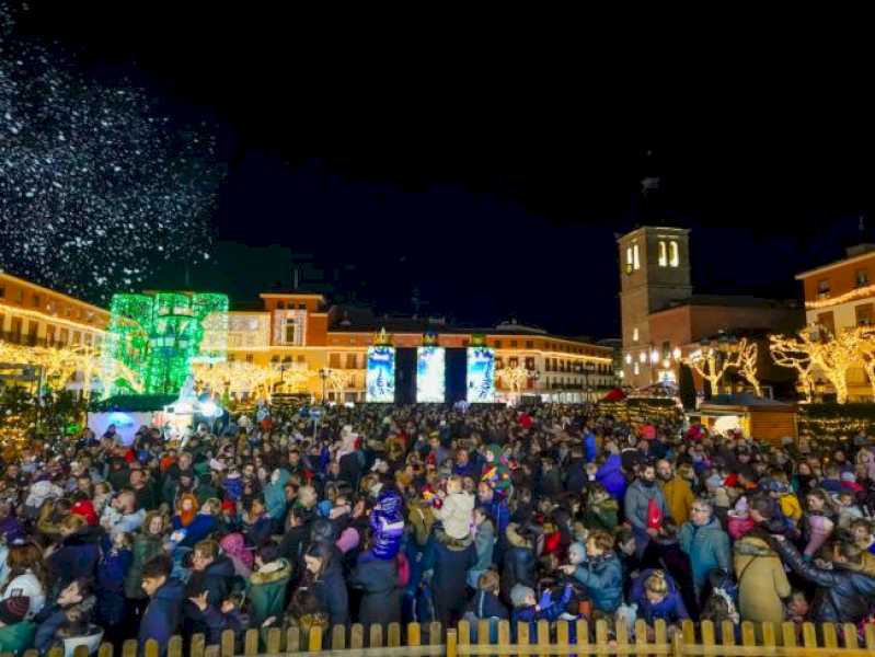 Torrejón – Primire minunată de către mii de Torrejoneros la inaugurarea strălucitoare a spectaculosului iluminat de Crăciun al orașului…