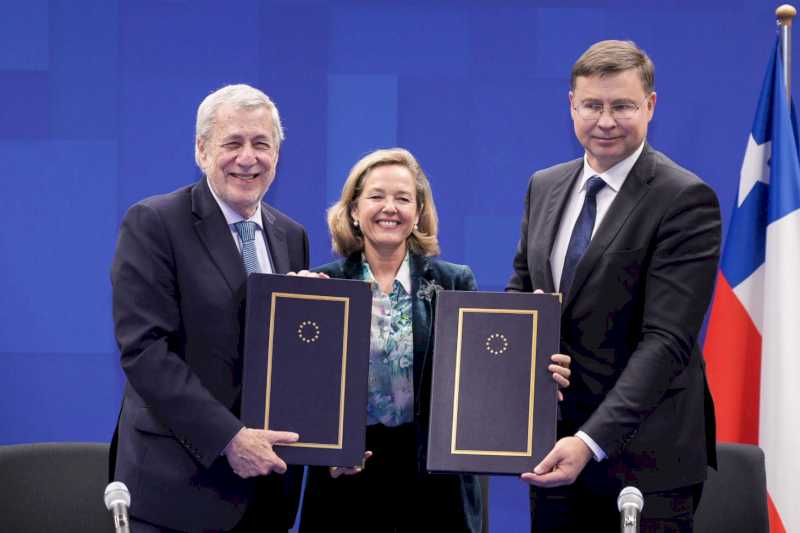 Președinția spaniolă atinge unul dintre principalele repere prin semnarea modernizării acordului comercial UE-Chile