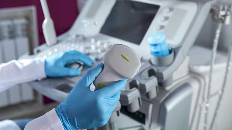 Comunitatea Madrid achiziționează 223 de aparate noi cu ultrasunete pentru centrele sale de sănătate care includ inteligență artificială
