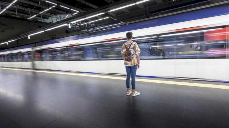 Comunitatea Madrid va menține reducerea cu 60% a prețurilor abonamentelor lunare de transport public în 2024
