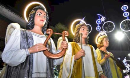Torrejón – Parada îngerilor uriași de Crăciun pentru a anunța sosirea celor trei magi este sărbătorită astăzi marți, 2, mâine miercuri…