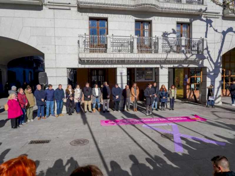 Torrejón – Astăzi, luni, 8 ianuarie, Torrejón de Ardoz a păstrat un minut de reculegere în omagiu adus victimelor violenței de gen…