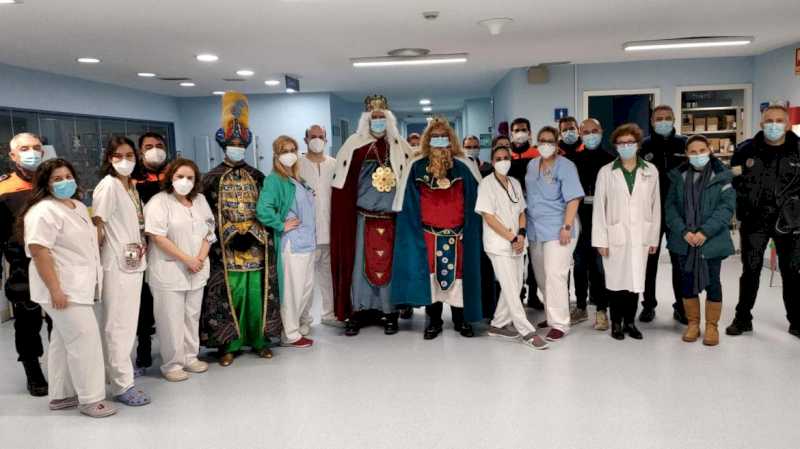Spitalul Severo Ochoa a adus cadouri și muzică de Crăciun la peste 300 de pacienți copii și adulți