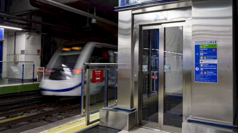 Comunitatea Madrid investește peste 6 milioane în cele 565 de lifturi ale rețelei de metrou pentru a garanta accesibilitatea stațiilor.