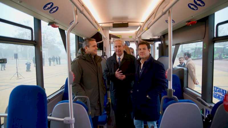 Comunitatea Madrid adaugă 322 de autocare alimentate cu energie curată la flota sa de autobuze interurbane în 2023