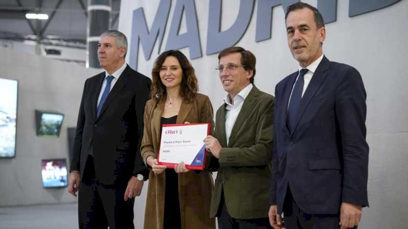 Díaz Ayuso adună Premiul pentru cel mai bun stand FITUR acordat Comunității Madrid