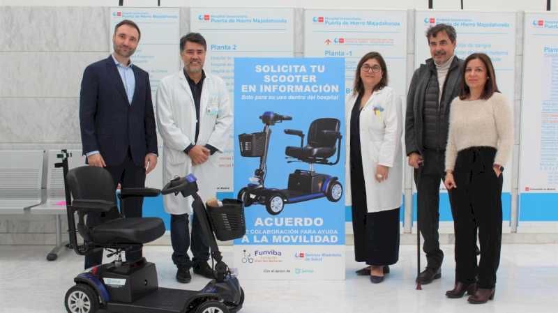 Spitalul Puerta de Hierro oferă vehicule pacienților cu mobilitate redusă pentru a le facilita călătoria