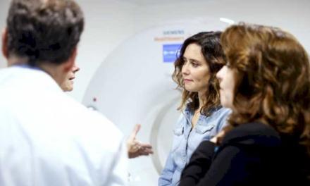 Díaz Ayuso anunță îmbunătățirea tehnologică a 27 de spitale publice cu peste o mie de echipamente noi precum mamografii, aparate cu ultrasunete sau săli de radiologie