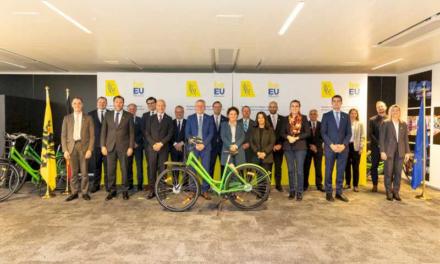Óscar Puente reiterează angajamentul Spaniei de a transforma bicicleta într-un mijloc de transport de zi cu zi