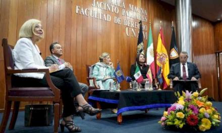 Yolanda Díaz participă la dezbaterea de la UNAM despre drepturile omului în muncă într-o lume în schimbare