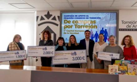 Torrejón – Câștigătorii concursului „Cumpărături în Torrejón, prima capitală europeană a Crăciunului” și-au primit astăzi tichetele cadou