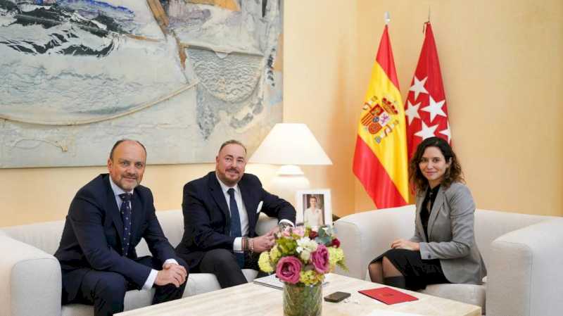 Díaz Ayuso se întâlnește cu reprezentanți ai Confederației Cooperativelor de Locuințe din Spania