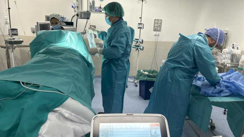 Spitalul public Infanta Sofía din Comunitatea Madrid începe să implementeze defibrilatoare automate care detectează și inversează aritmiile grave