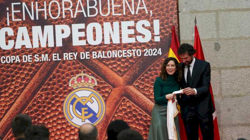 Díaz Ayuso felicită Baschetul Real Madrid pentru cea de-a 29-a Copa del Rey: „Îți mulțumesc că faci parte din Madrid, unde și cei mai buni joacă și câștigă”